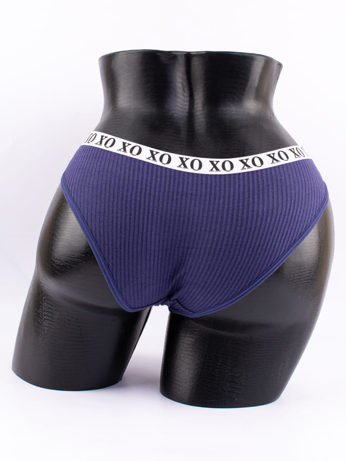 Слипы в рубчик с эластичным поясом и надписью "XO"
